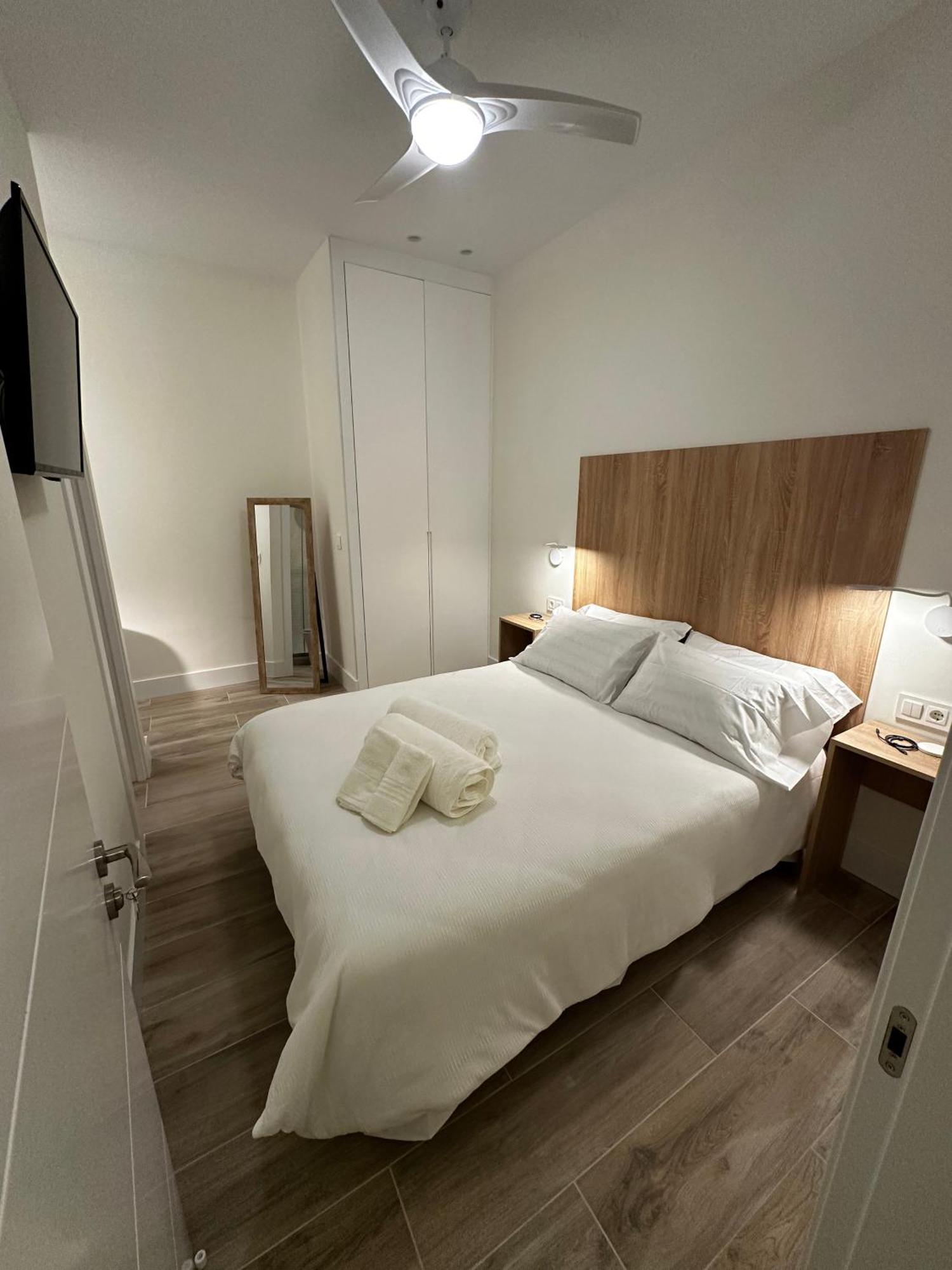 Apartamentos Moncloa Madrid Eksteriør billede